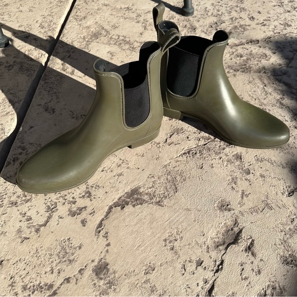 Chelsea Olive Green Rain Boot Size 9 - Picture 3 of 11